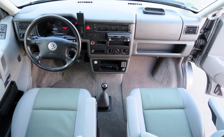 4p Volkswagen campervan uit 1995