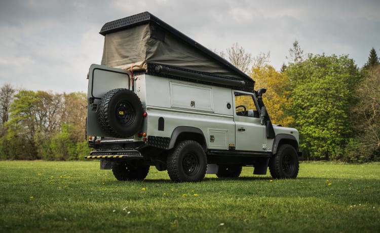 Silver Belle – Land Rover Camper voor stellen en gezinnen. 4x4 voor wild kampeeravontuur