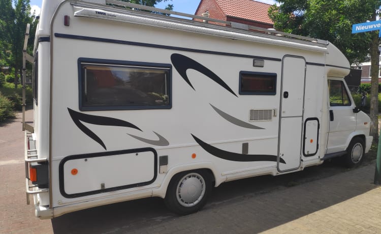 Spacious camper for up to 4 people with access to Umweltzonen (D)