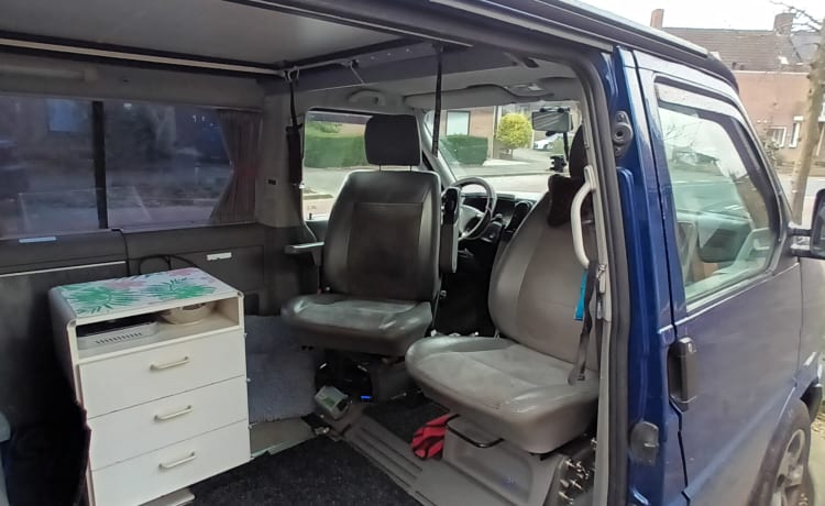 Little  Blue 1 – Bella trazione con questa VW t4 con motore molto potente