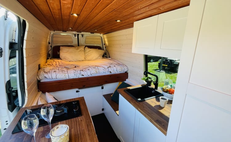 Benny_theBenz – Elegante Mercedes Sprinter Bus Camper