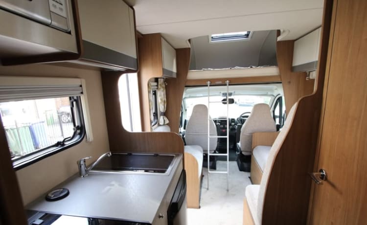 6 berth Fiat alcove from 2019