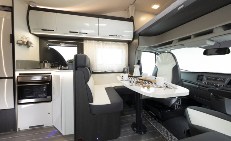 Loki – 4 berth Roller Team 290 Sport from 2020