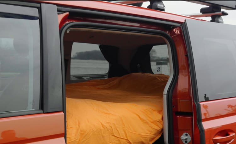 E-Camper – 4p VW ID.Buzz (Orange, 2023) Electric