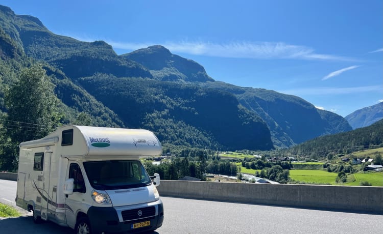 Mclouis – Geräumiger Familiencamper für 6 Personen