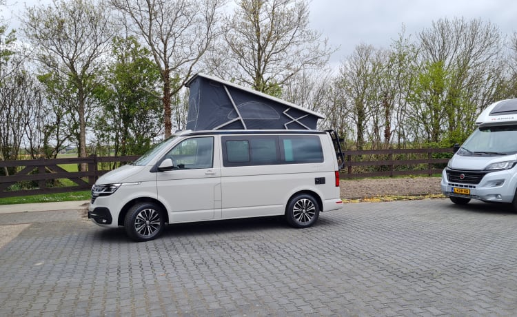 VW T6.1 California Ocean automaat – Very, luxurious, beautiful VW T6.1 California Ocean with lifting roof from 2021