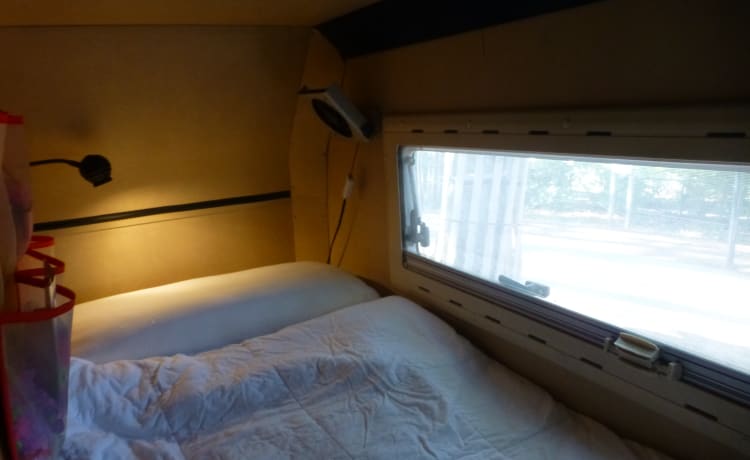 Camping-car familial agréable et super spacieux pour 6 personnes entièrement équipé