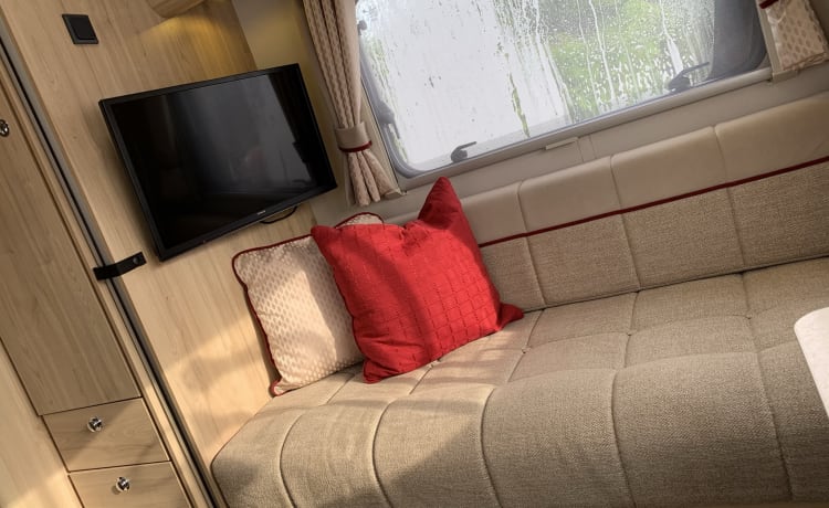 Madge – Elddis 196 luxury 6 belted 6 berth motorhome