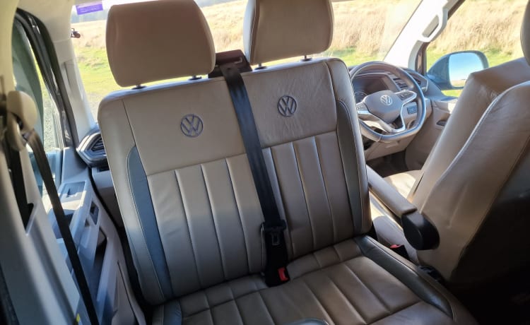 Coco the camper van  – Camper Volkswagen 3 posti letto del 2021