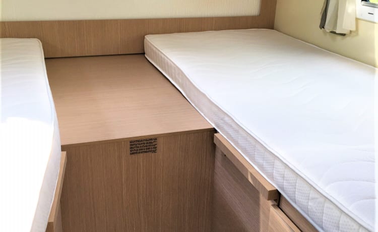 Luxus-Wohnmobil mit langen Betten