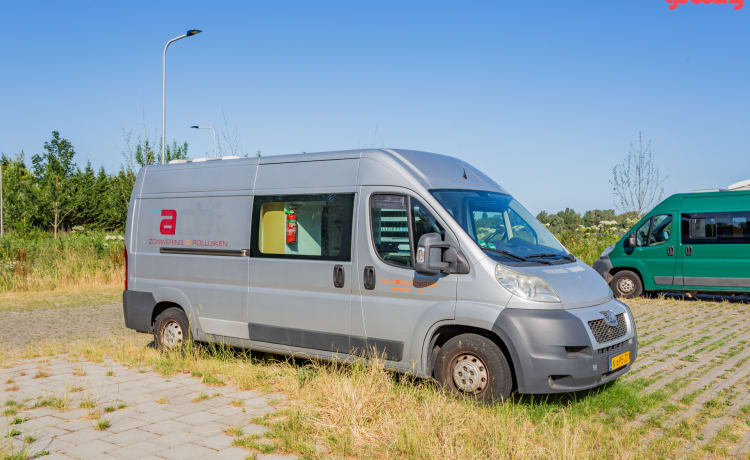 De vrijbuiter – 2p Peugeot camperbus L 3/H2 uit 2012