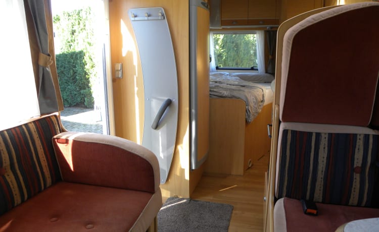 Spacious and complete camper for a nice price