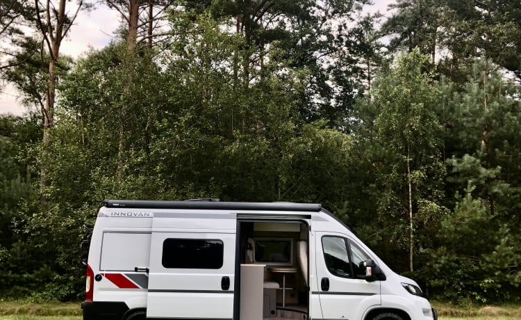 LMC Innovan 600 – Camping-car robuste avec toit panoramique à partir de 2022