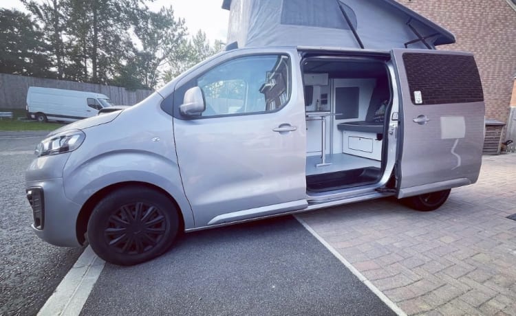 4 berth Vauxhall vivaro campervan from 2020