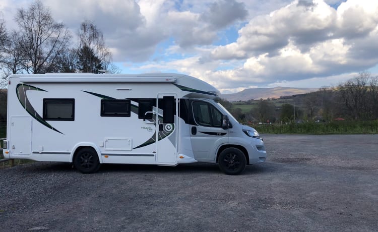 Amelia  – As new, 4-berth, modern motorhome, with rear lounge