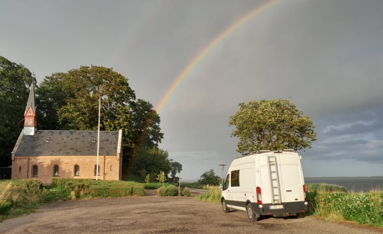 Findus  – Op avontuur met je gezin in een zelfbouwcamper ford transit (3 personen)