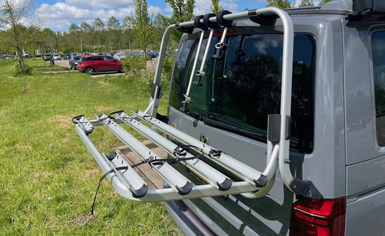 NIEUWE VW California. Zorgeloos op vakantie. Prachtige compacte bus.