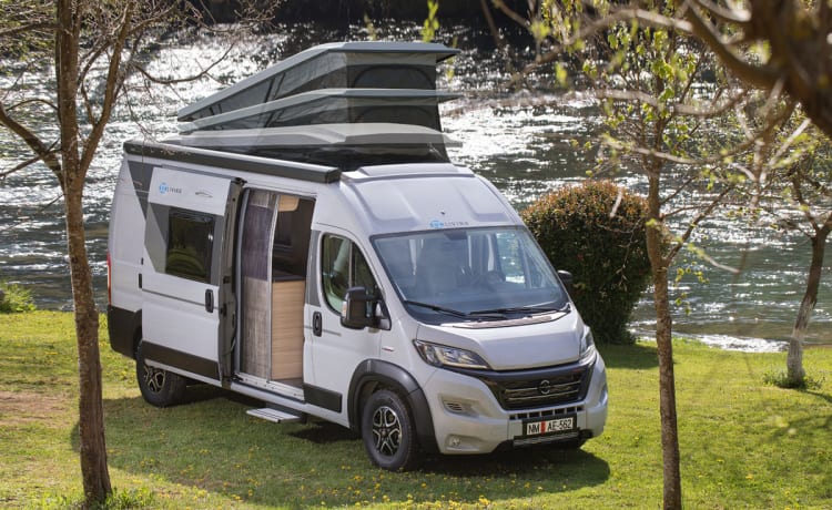 Duchess A – Brandneuer Campervan mit TenTop