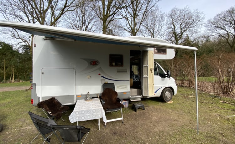 Kampeer met Beer – Camping-car familial hors réseau pour 4-6 personnes