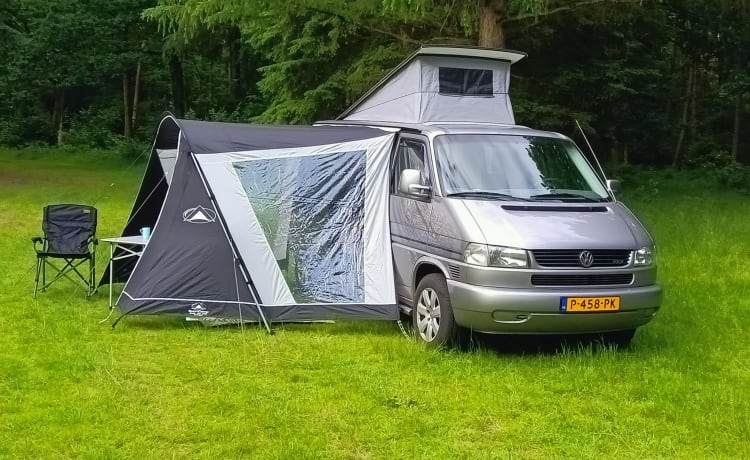 "No-rush bus" , geen haast wel genieten! –  Camper completo autobus Volkswagen T4 🤩