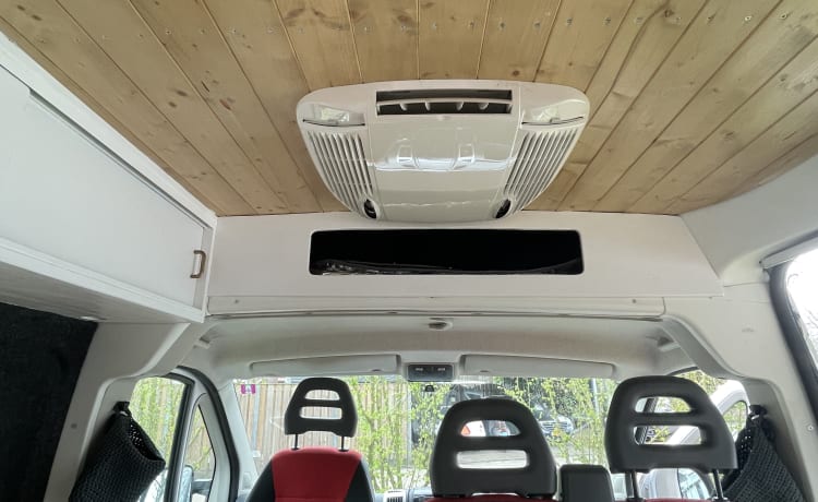 Flow  – Auf ein Abenteuer mit diesem coolen DIY Fiat Ducato MultiJet 150 185 PS