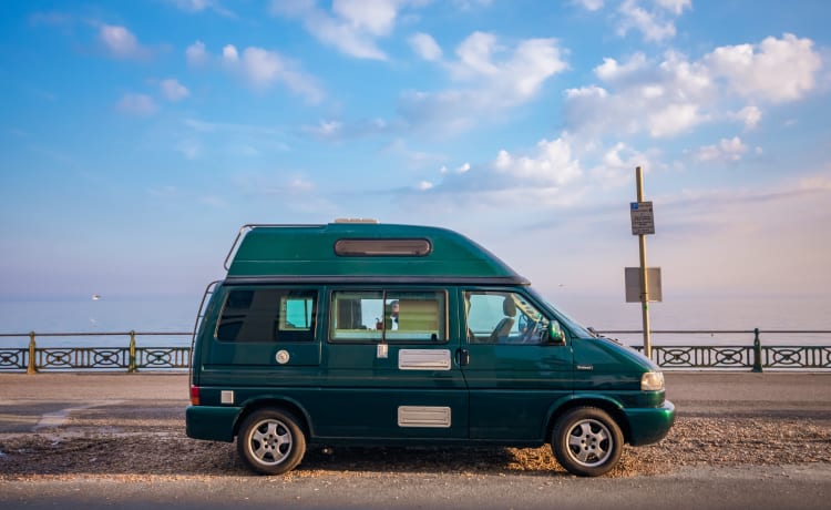 Vinny – Volkswagen T4 mit 4 Schlafplätzen