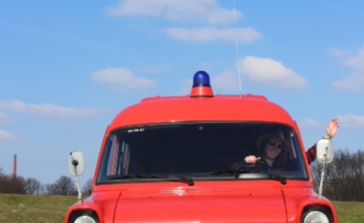 Klassisches Feuerwehrauto Camper 41