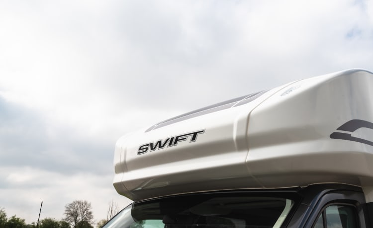 Swift Voyager 485 5 Berth