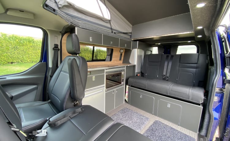 Luxuriöses 4-Bett-Aufstelldach mit Isofix-Sitzen – Ford Transit Custom