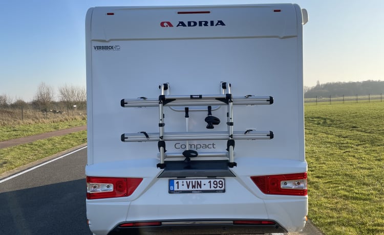 Adria Compact DL AUTOMATICA