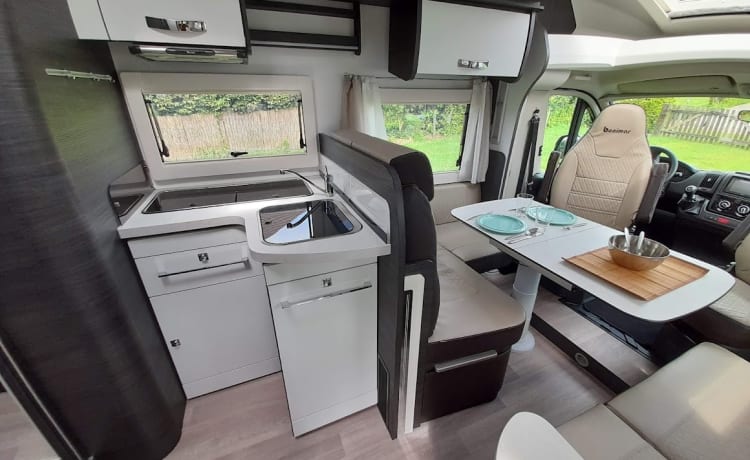 Mobil-home spacieux 5 personnes Benimar Mileo 263, de 2021