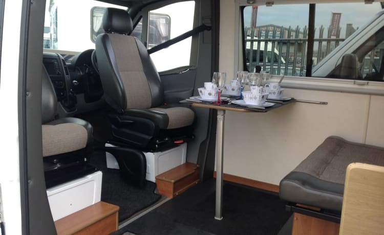 Marcia Merc – 4 berth Mercedes-Benz Sprinter Spacious Van 