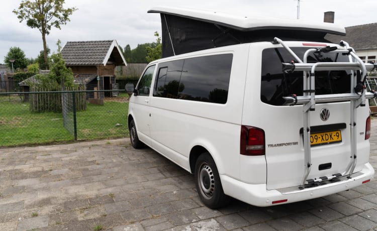 Gezellige 4p Volkswagen camper met nieuw interieur 