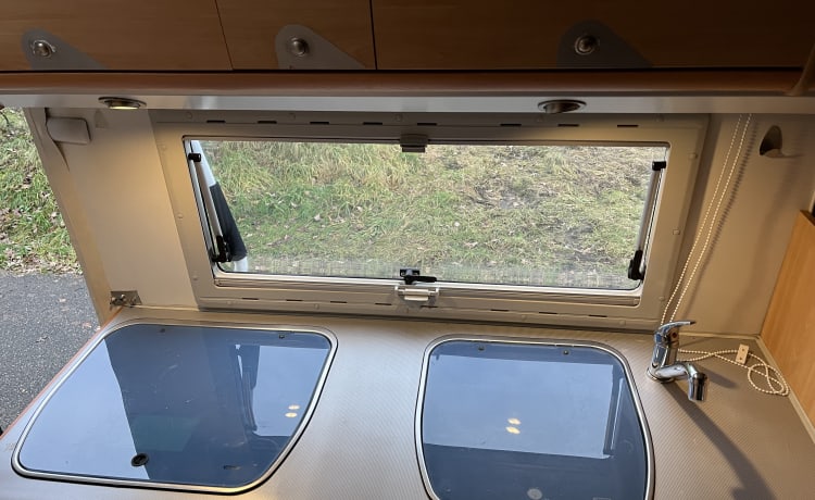 Fiat Ducato camper met stapelbed 