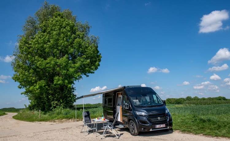 The Black Pearl – Camping-car "VANTourer 630L"