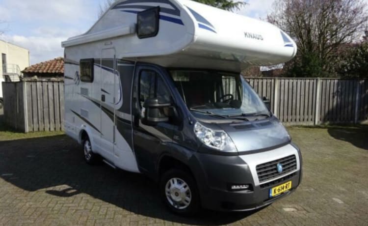 Mijn geweldige compacte Knaus camper – 3p Knaus Alcove de 2013 camping-car compact