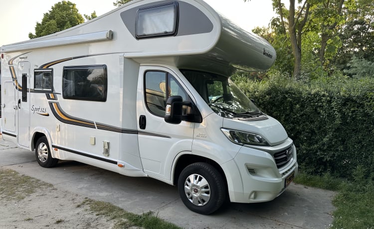 Camper Diem Familia 6 – 6p Benimar Alkoven aus dem Jahr 2015