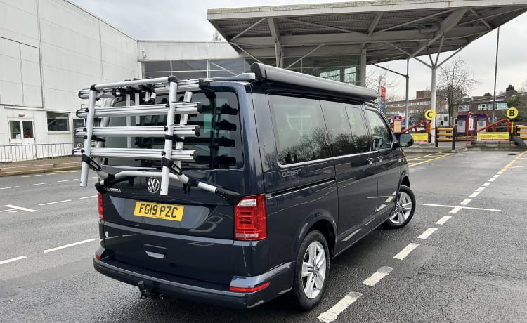 Roxie – 4 berth Volkswagen campervan from 2019