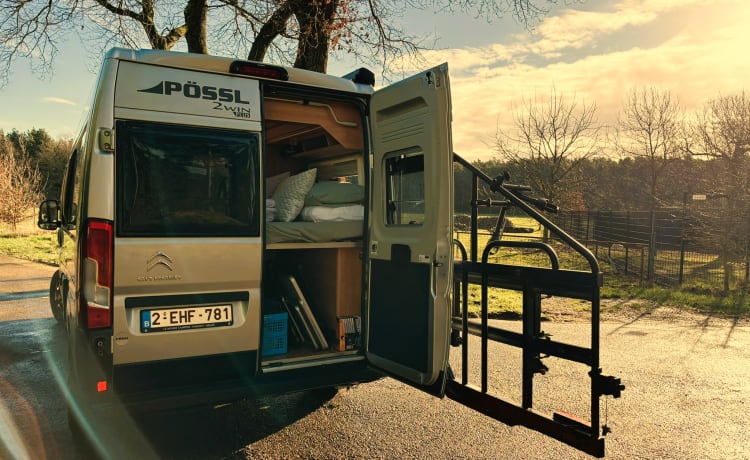 Ohmybuscamper! – Beautiful Pössl bus camper with bicycle carrier for electric bicycles