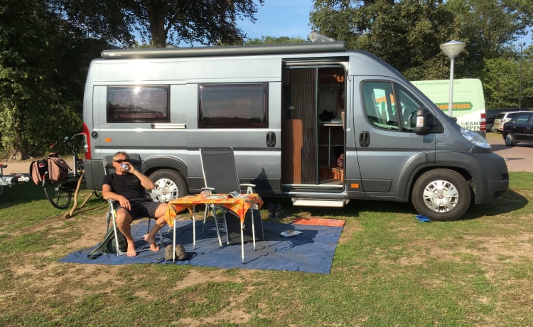 Bussy – Super cool bus camper that brings "freedom" back within reach!