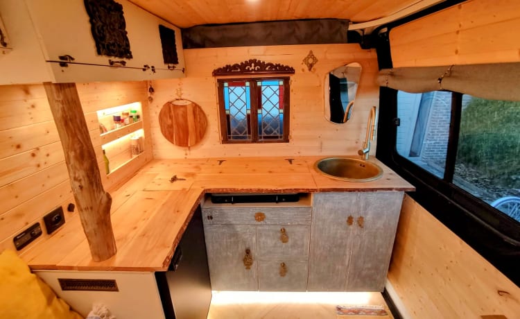 Miss Vanjie – Oriental Gypsy Wagon: Luxury Meets Adventure in Our Off-Grid Camper!