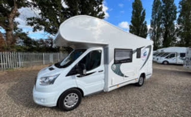 AE19BKG - 6 berth Chausson London - Romford 