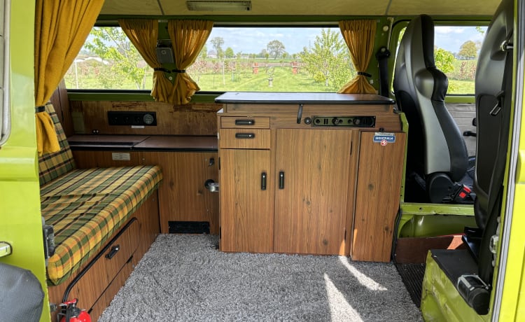 The Hulk – Westfalia – Magnifique camping-car classique à louer ! 