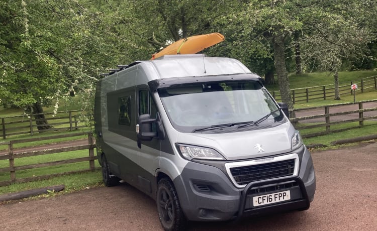 Peugeot Boxer mit 2 Schlafplätzen von 2016