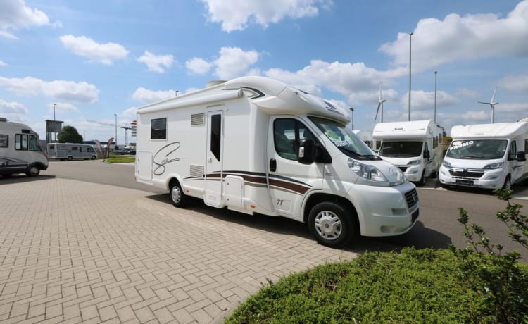 McLouis Sovereign 78 – Camping-car 5 personnes très luxueux et moderne, la liberté avec un vrai confort