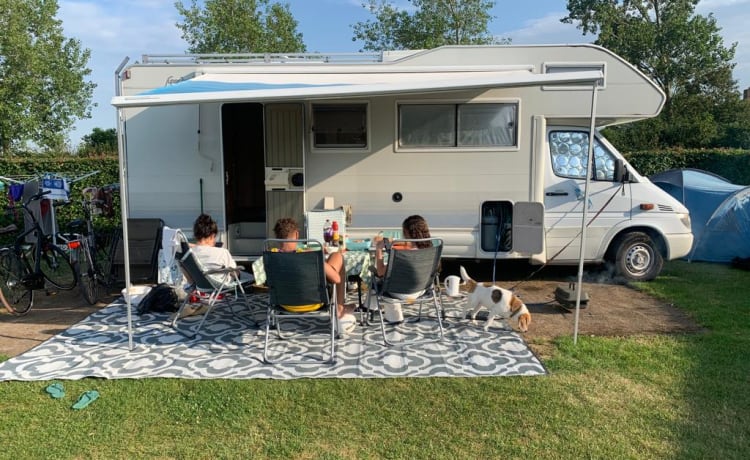 Bari – Familiencamper 7p Rimor Alkoven von 2001