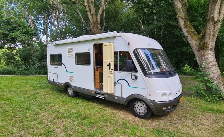 Familiencamper für 6 Personen. Hymer Integral aus dem Jahr 2000