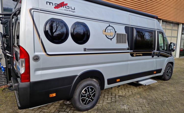 Luxury Malibu bus camper from 2022 for 2 pers