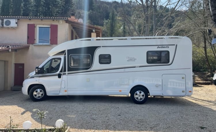 CAMPER DETHLEFFS 4 PERSONEN