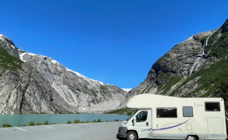 Mclouis – Ampio camper per famiglie da 6 persone